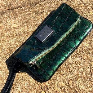 Vera Wang Simply Vera Croc Emboss Wallet Wristlet